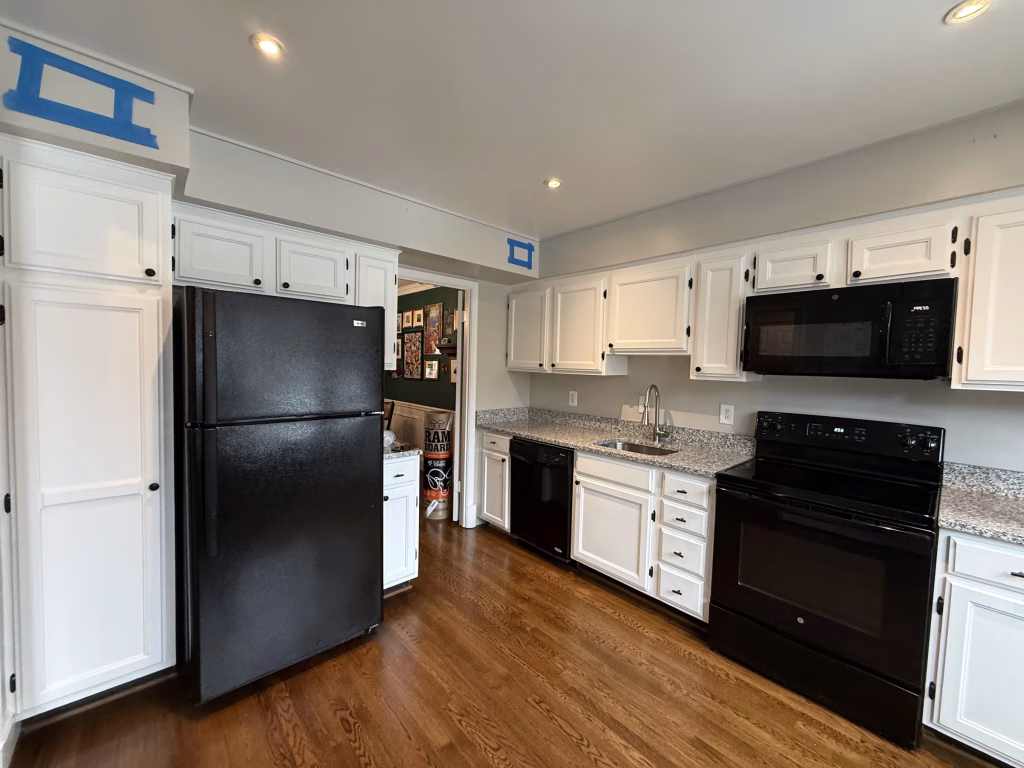 J&K Cabinetry Kitchen Remodeling with Green Backsplash in Annandale, VA | Erin H. Project 5 Seçildi 5