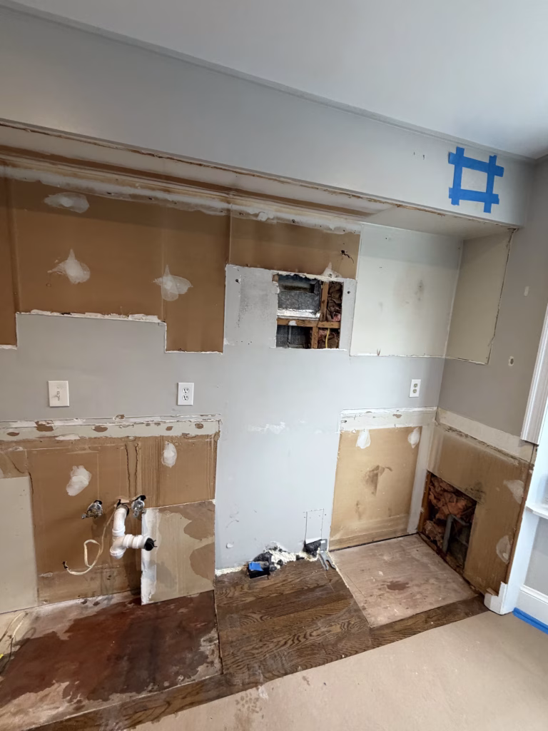 J&K Cabinetry Kitchen Remodeling with Green Backsplash in Annandale, VA | Erin H. Project 14 Seçildi 14