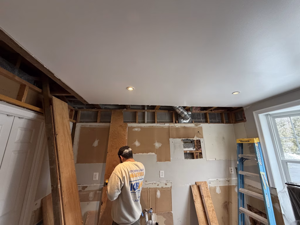 J&K Cabinetry Kitchen Remodeling with Green Backsplash in Annandale, VA | Erin H. Project 13 Seçildi 13